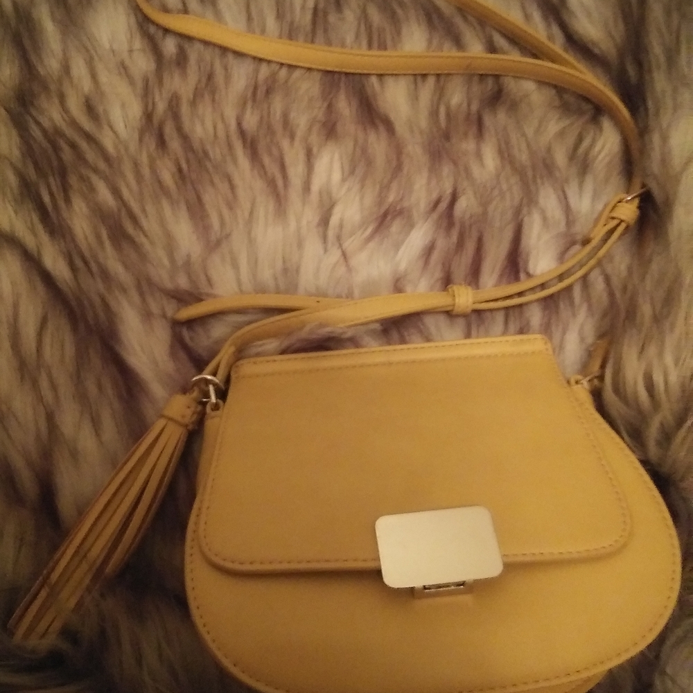 Great Condition Yellow w/Gold Buckle Crossbody Bag